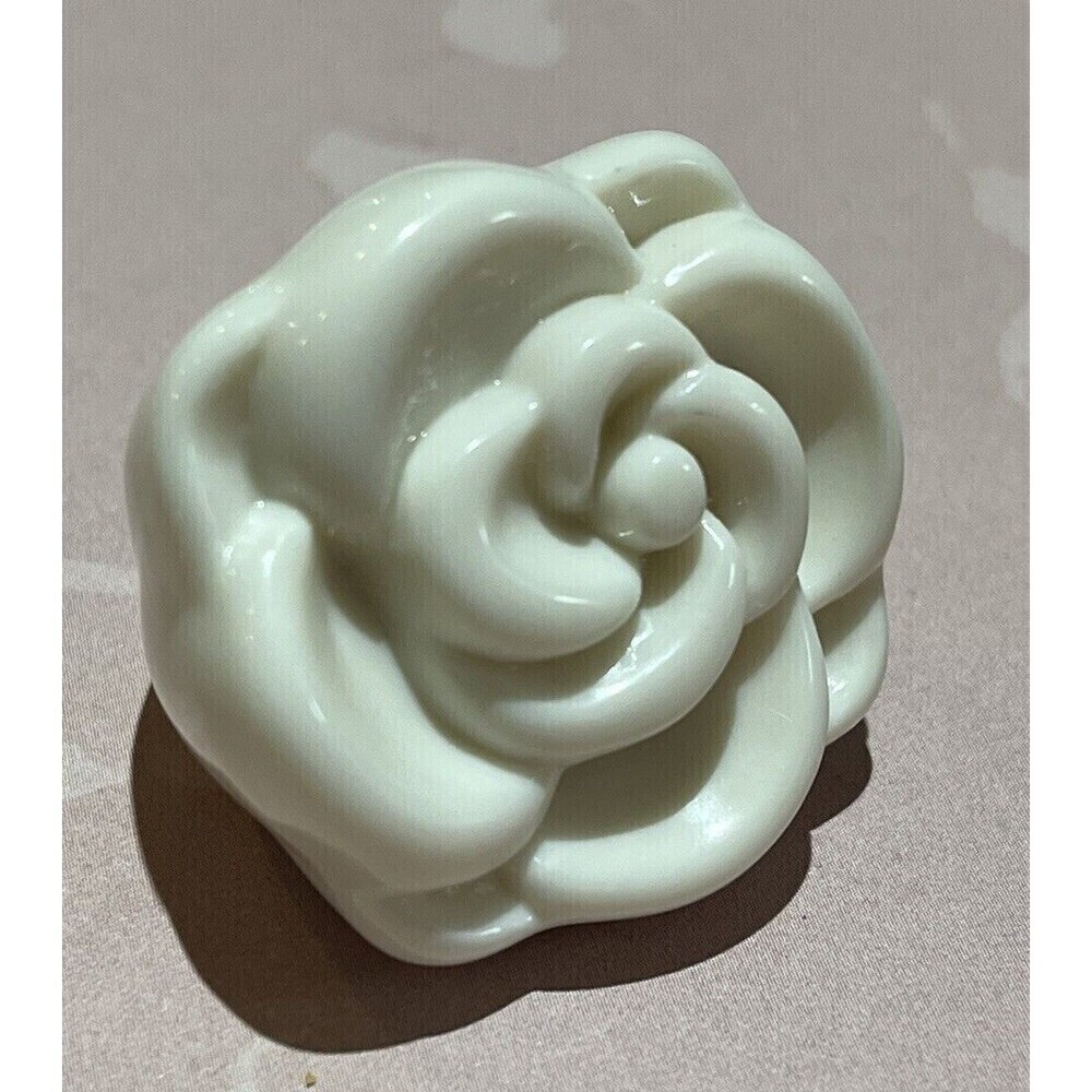 White Flower Ring Fashion Jewlery Statement Piece Sz 7.25 Romantic Goth Fairy